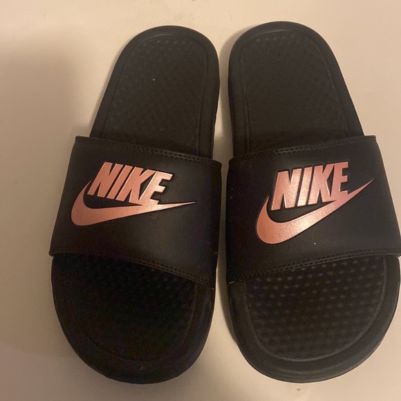 Nike slides - Picture 2 of 2